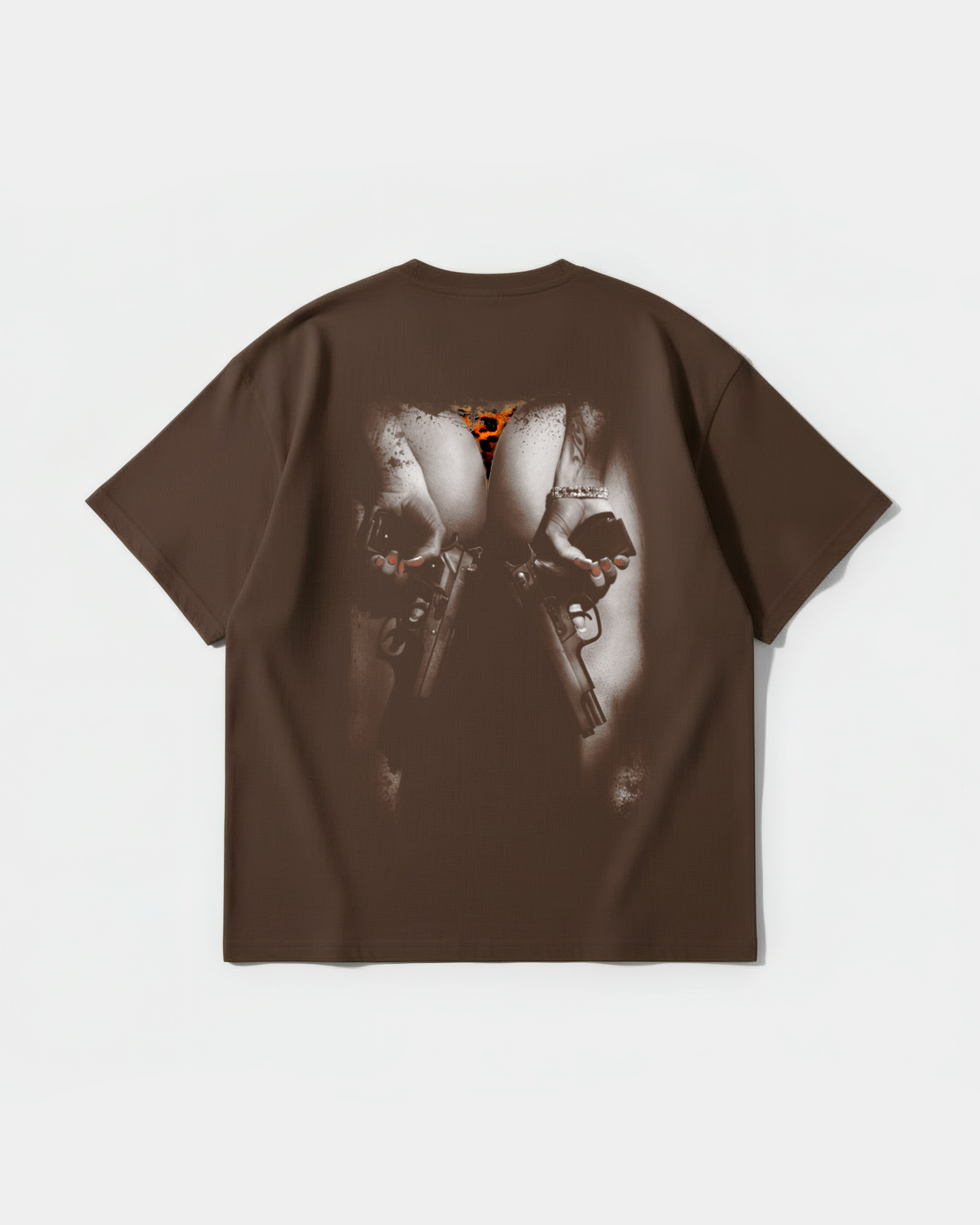 Camiseta Woman Gun Big Back Oversize Basic Marron