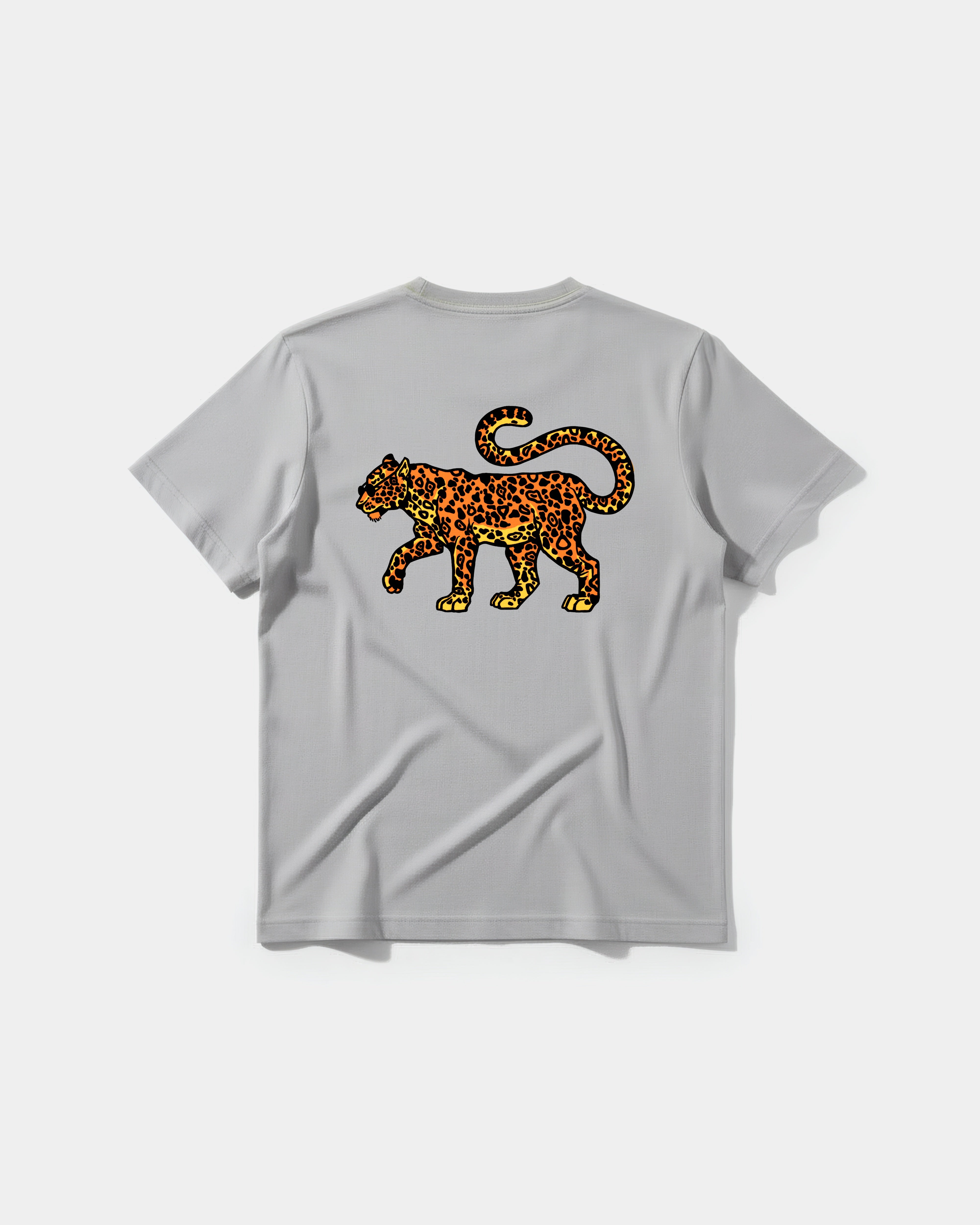 Camiseta Leopardo Big Back Regular Basic Gris