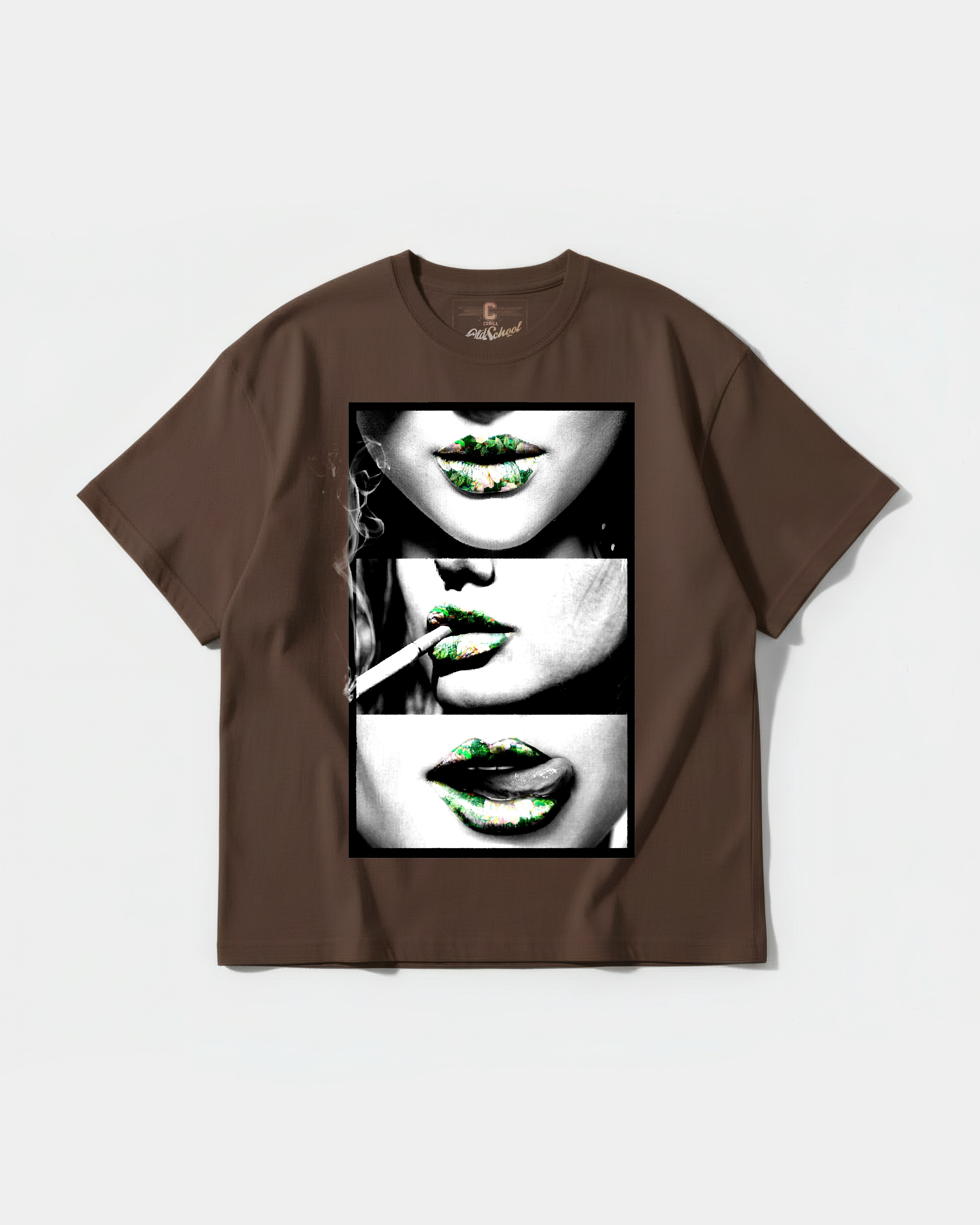 Camiseta Green Kisses Big Front Oversize Basic Marron