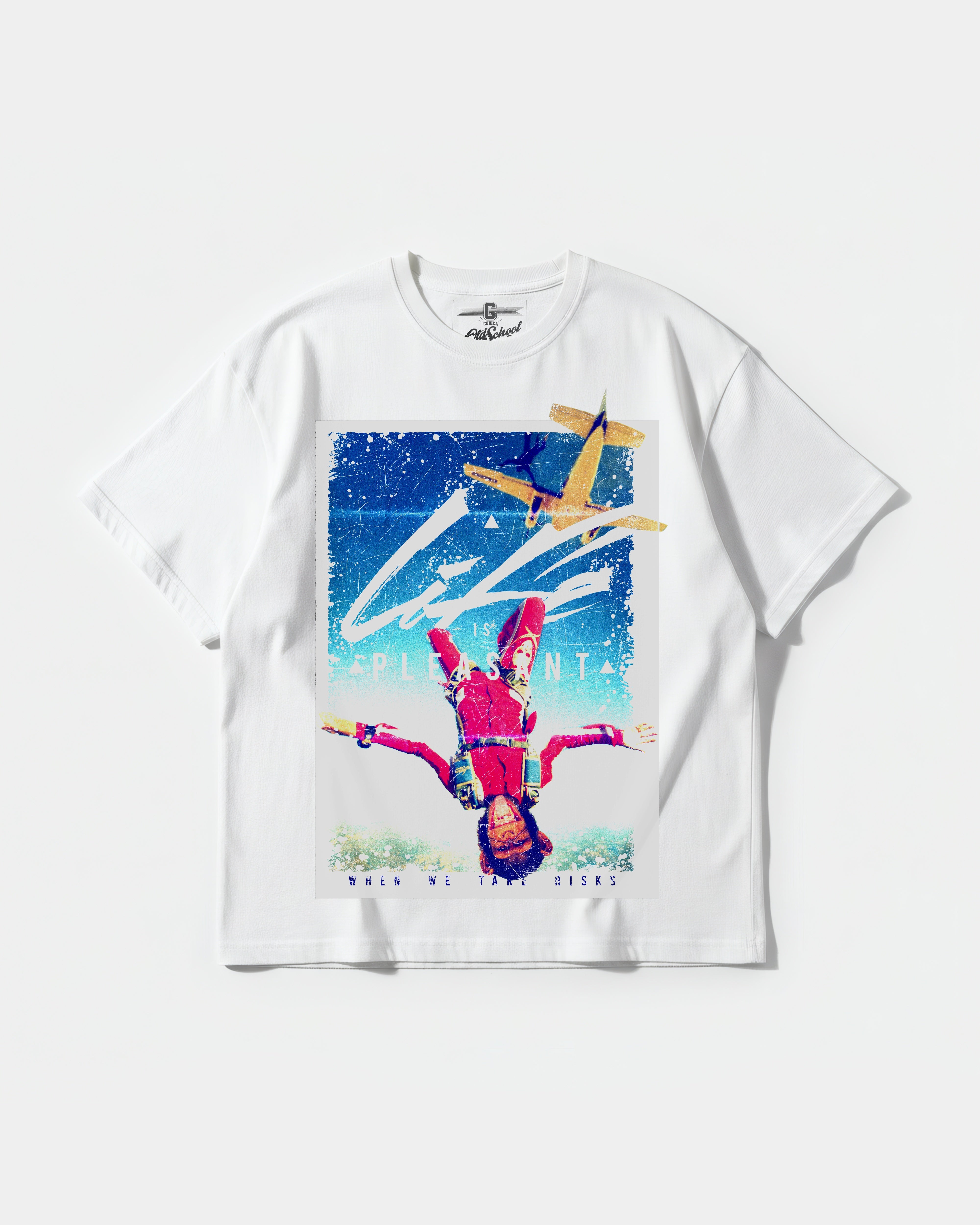 Camiseta Life Is Pleasant Big Front Oversize Basic Blanco