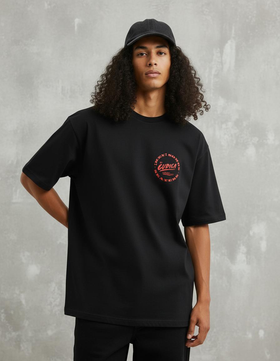 Modelo mide 1,83m y usa talla L