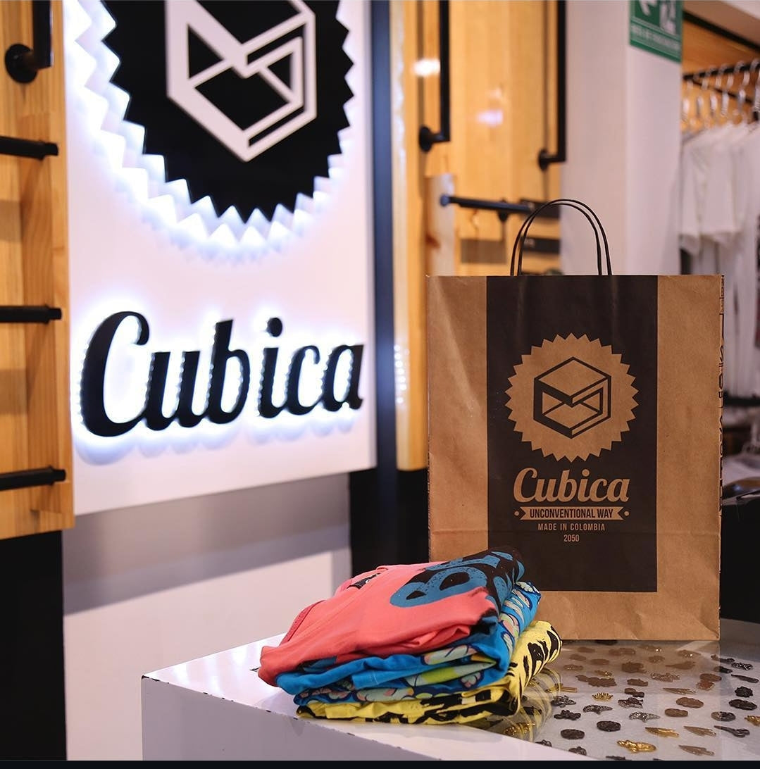 Todas Las Camisetas De Cubica portada