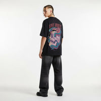 Camiseta Cubica Love Hurts Skull