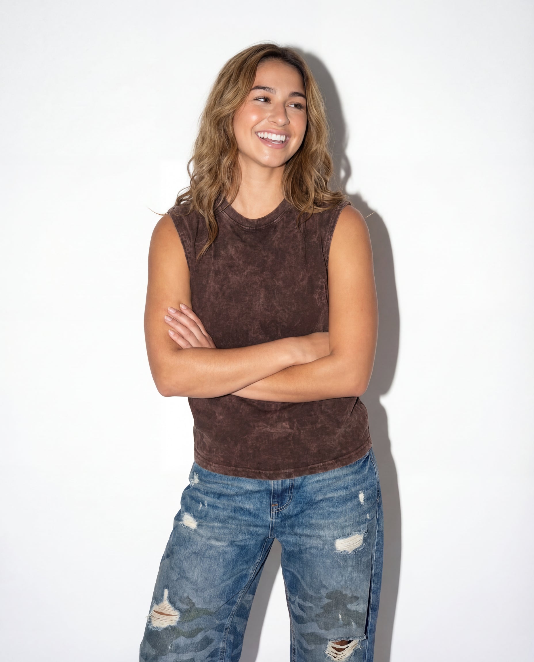 Modelo mide 168cm y usa talla M