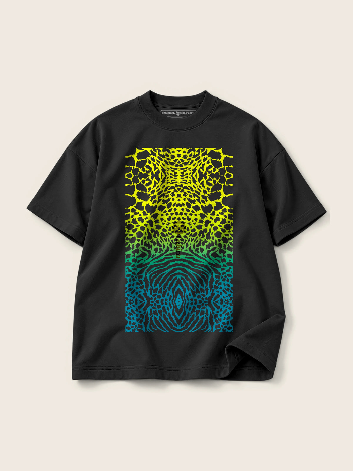 Cubica Psychedelic · Camiseta Semi Oversize con Cortes 410g Negro — Imagen del producto 1