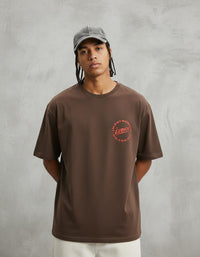 Modelo mide 1,82m y usa talla L