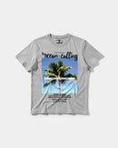 Camiseta Ocean Is Calling Big Front Regular Basic Gris