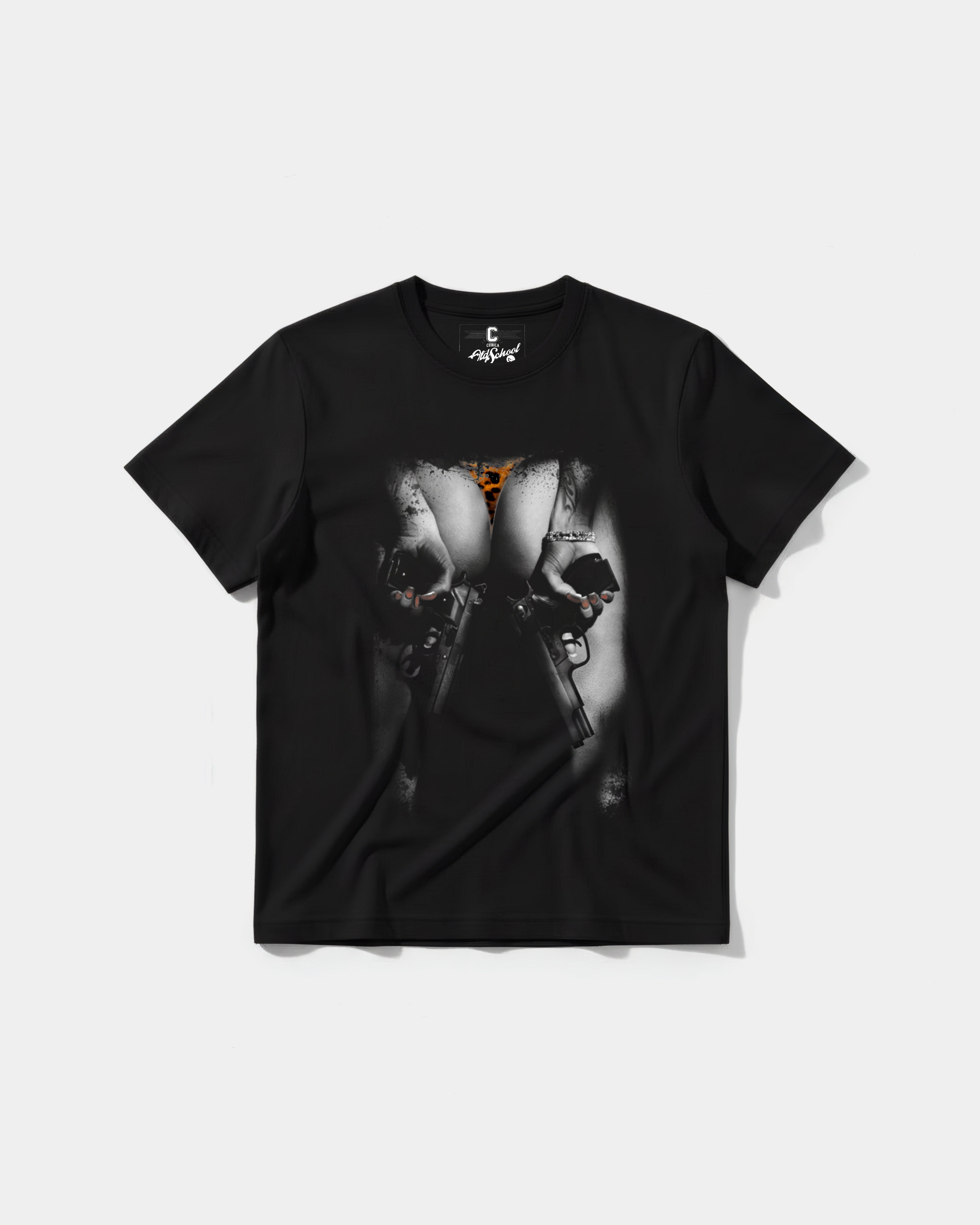 Camiseta Woman Gun Big Front Regular Basic