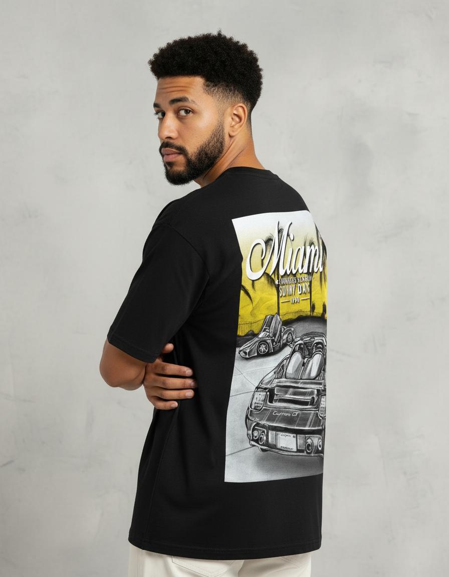 Modelo mide 1,78m y usa talla L