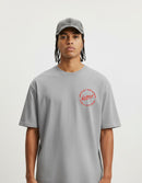 Modelo mide 1,82m y usa talla L
