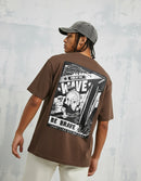 Modelo mide 1,82m y usa talla L