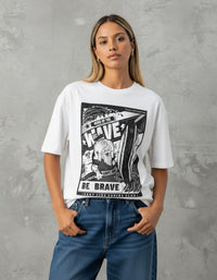 Modelo mide 1,63m y usa talla S