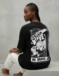 Modelo mide 1,76m y usa talla M