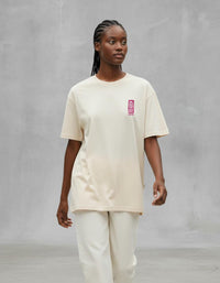 Modelo mide 1,76m y usa talla M