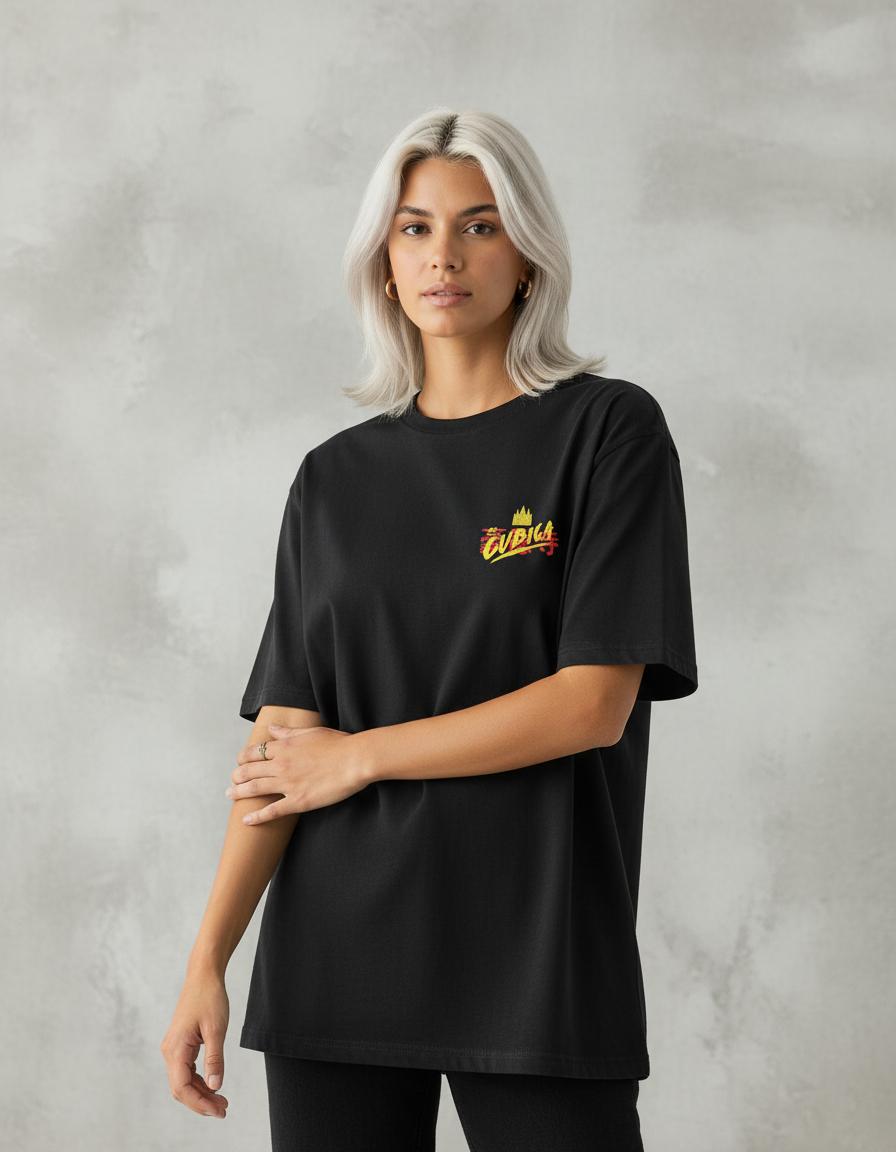Modelo mide 1,64m y usa talla S