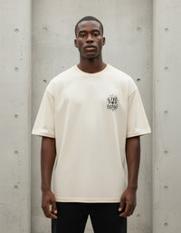 Modelo mide 1,85m y usa talla L