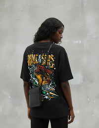 Modelo mide 1,65m y usa talla S