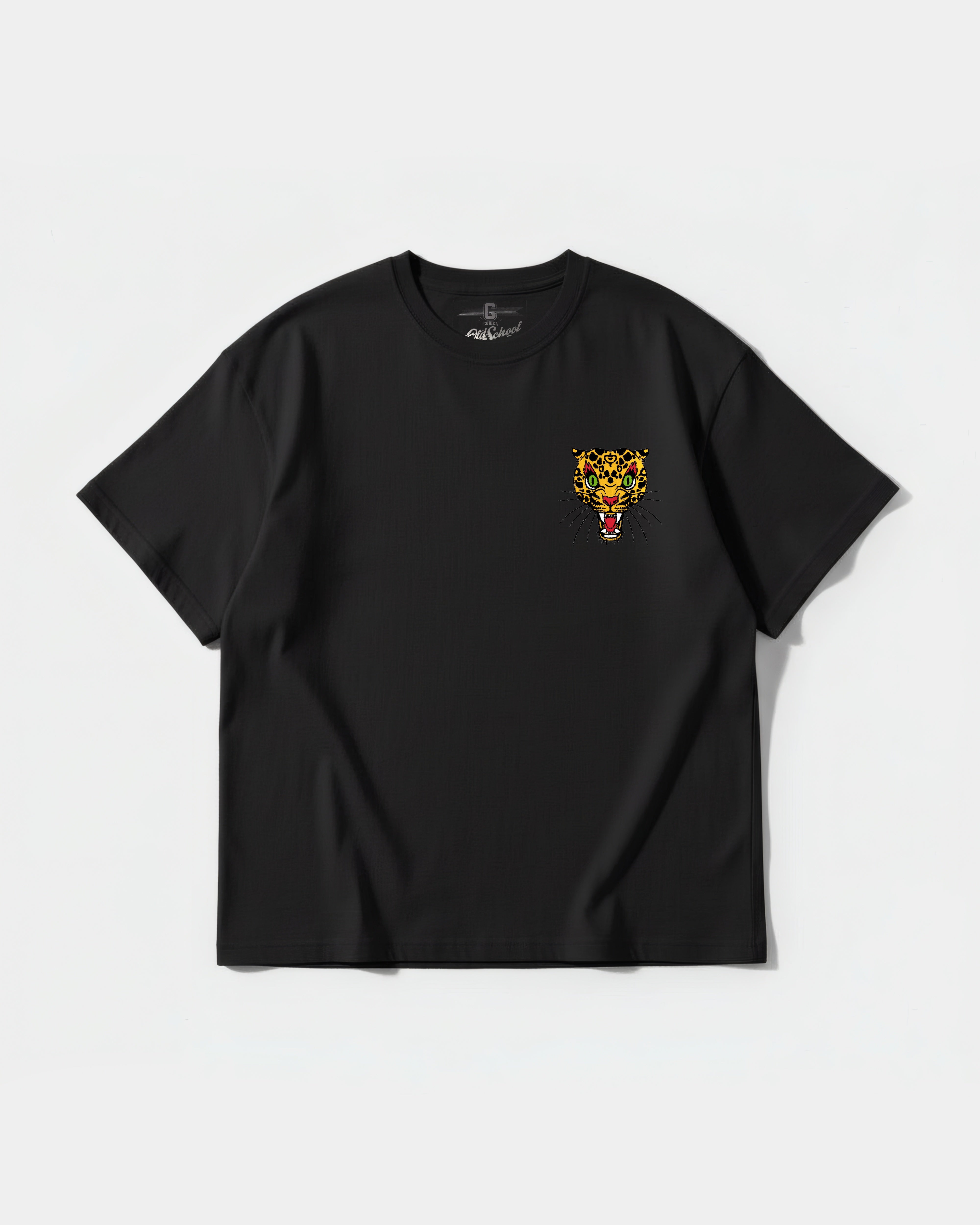 Camiseta Leopard Pocket Front Oversize Basic