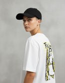 Modelo mide 1,74m y usa talla M