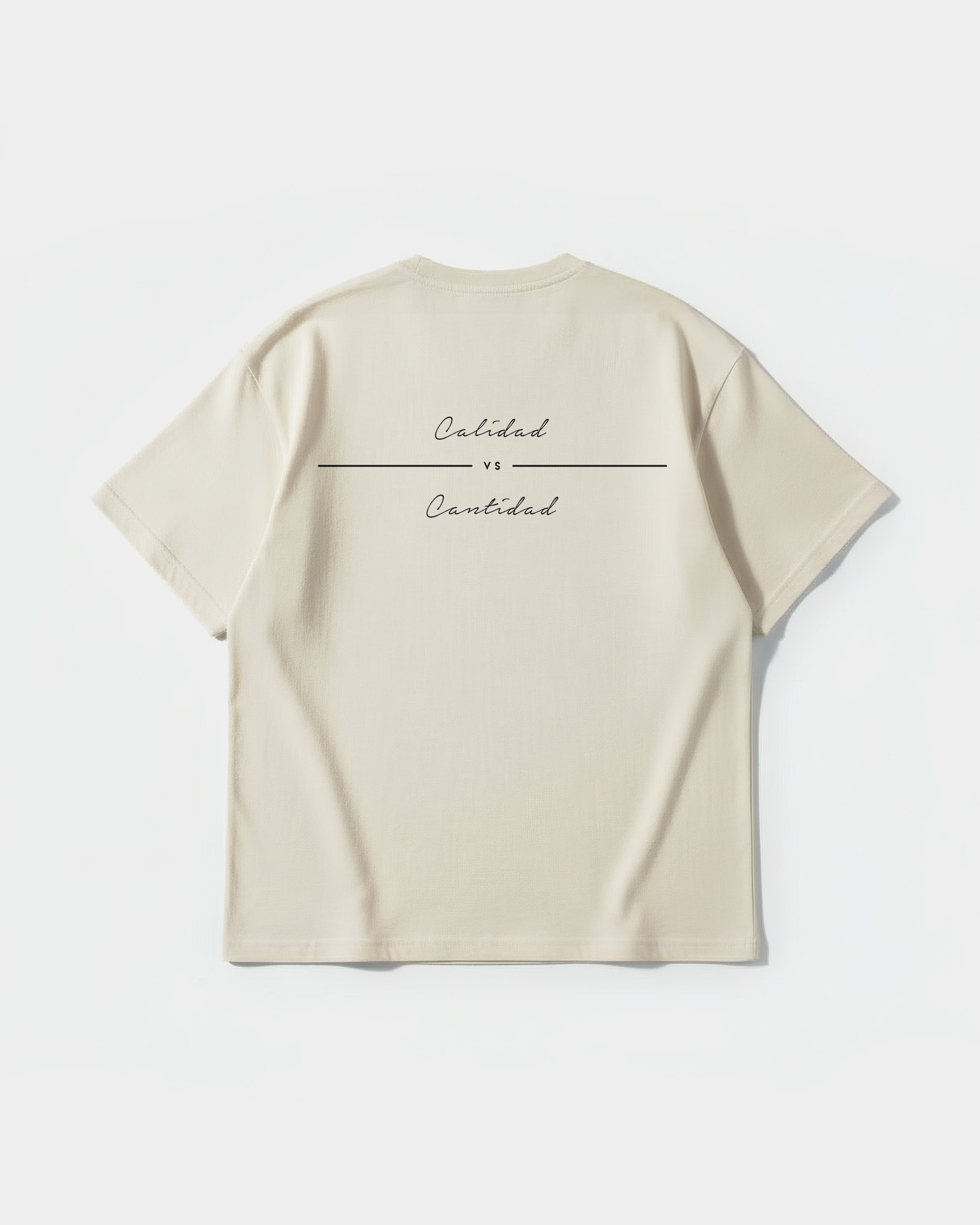 Camiseta Piensa Mas Big Back Oversize Basic Beige