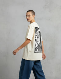 Modelo mide 1,74m y usa talla M