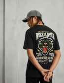 Modelo mide 1,82m y usa talla L