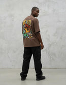 Modelo mide 1,85m y usa talla L