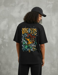 Modelo mide 1,83m y usa talla L