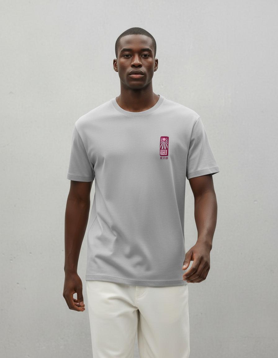 Modelo mide 1,85m y usa talla L