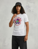Modelo mide 1,83m y usa talla L