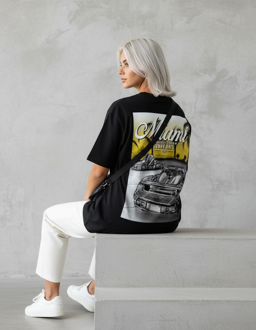 Modelo mide 1,64m y usa talla S