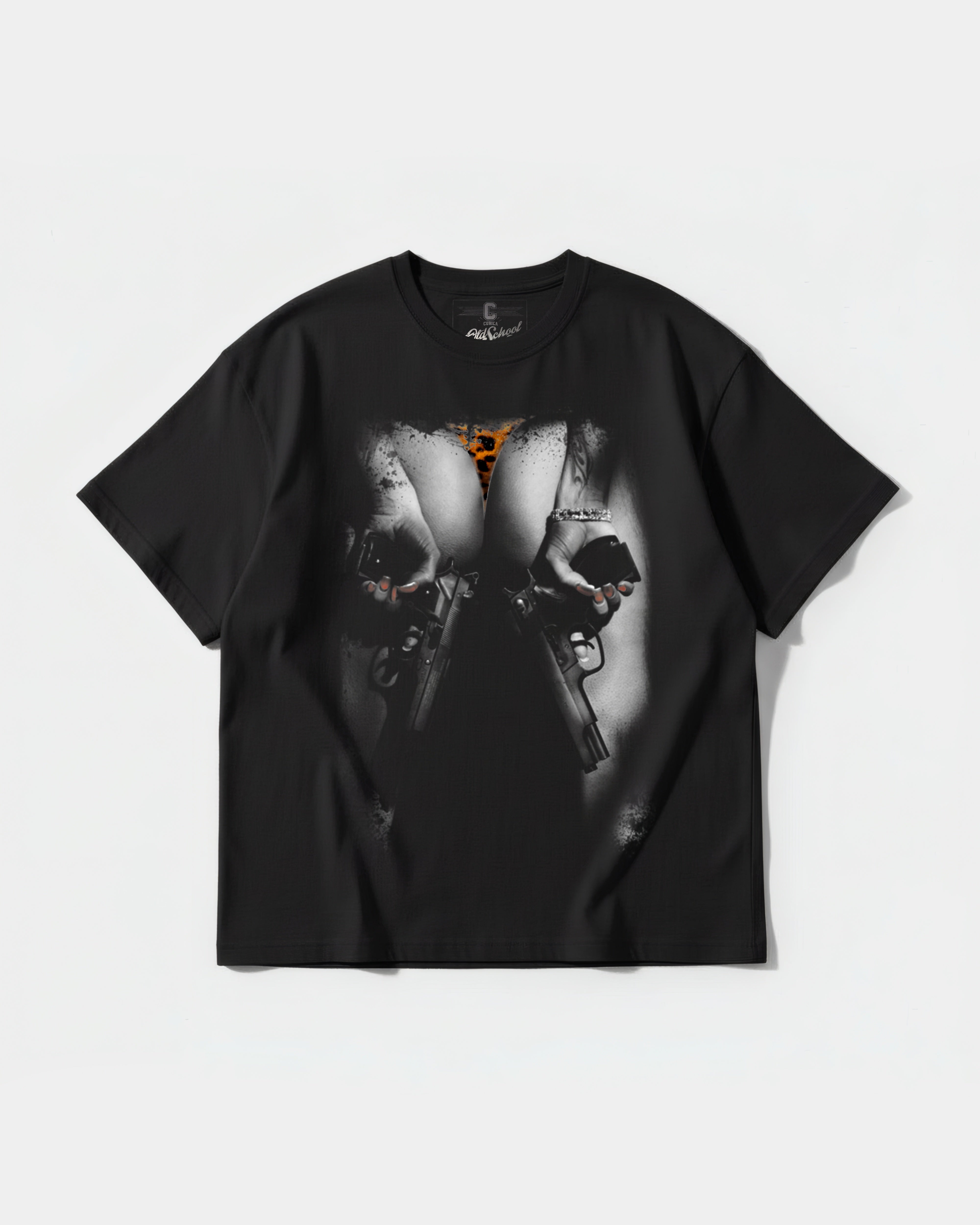 Camiseta Woman Gun Big Front Oversize Basic