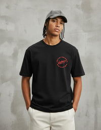 Modelo mide 1,82m y usa talla L