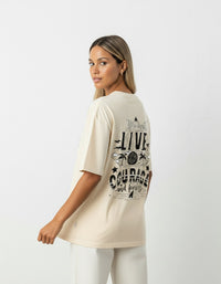 Modelo mide 1,63m y usa talla M