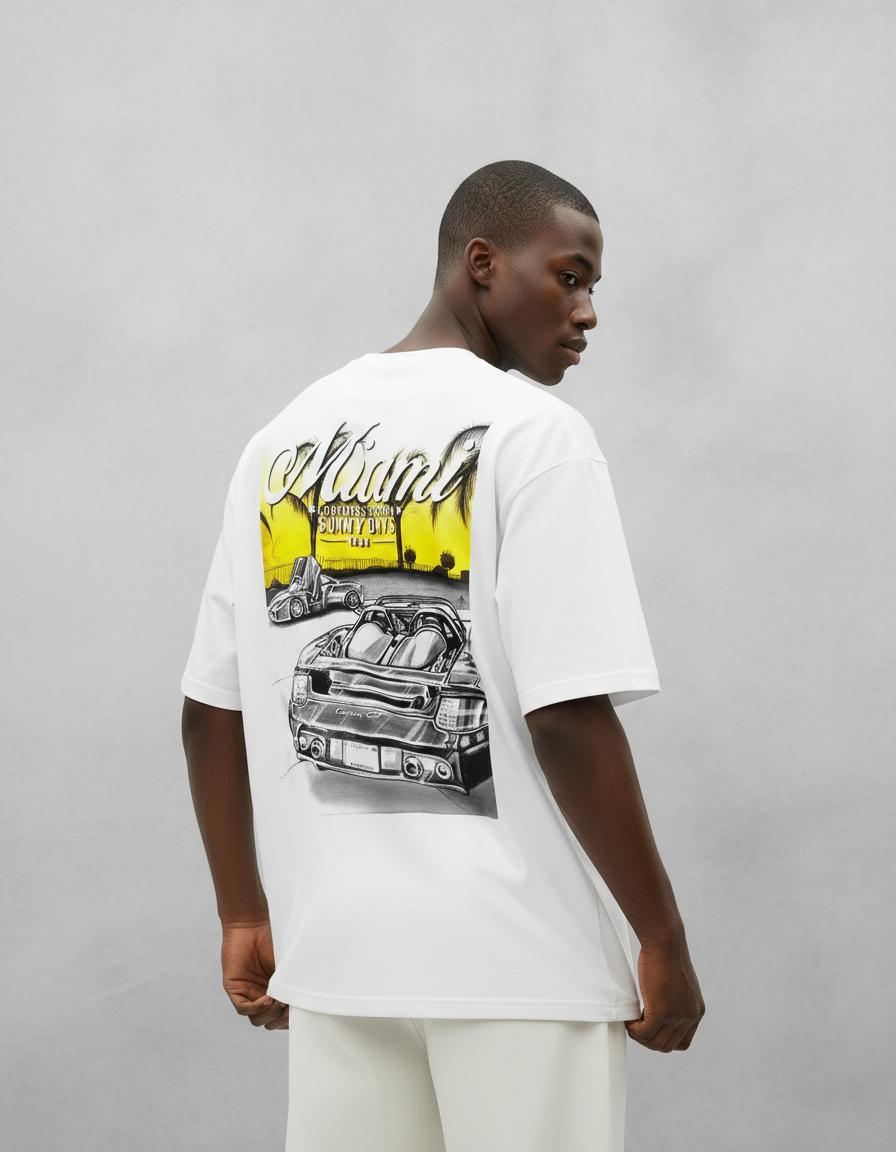 Modelo mide 1,85m y usa talla L