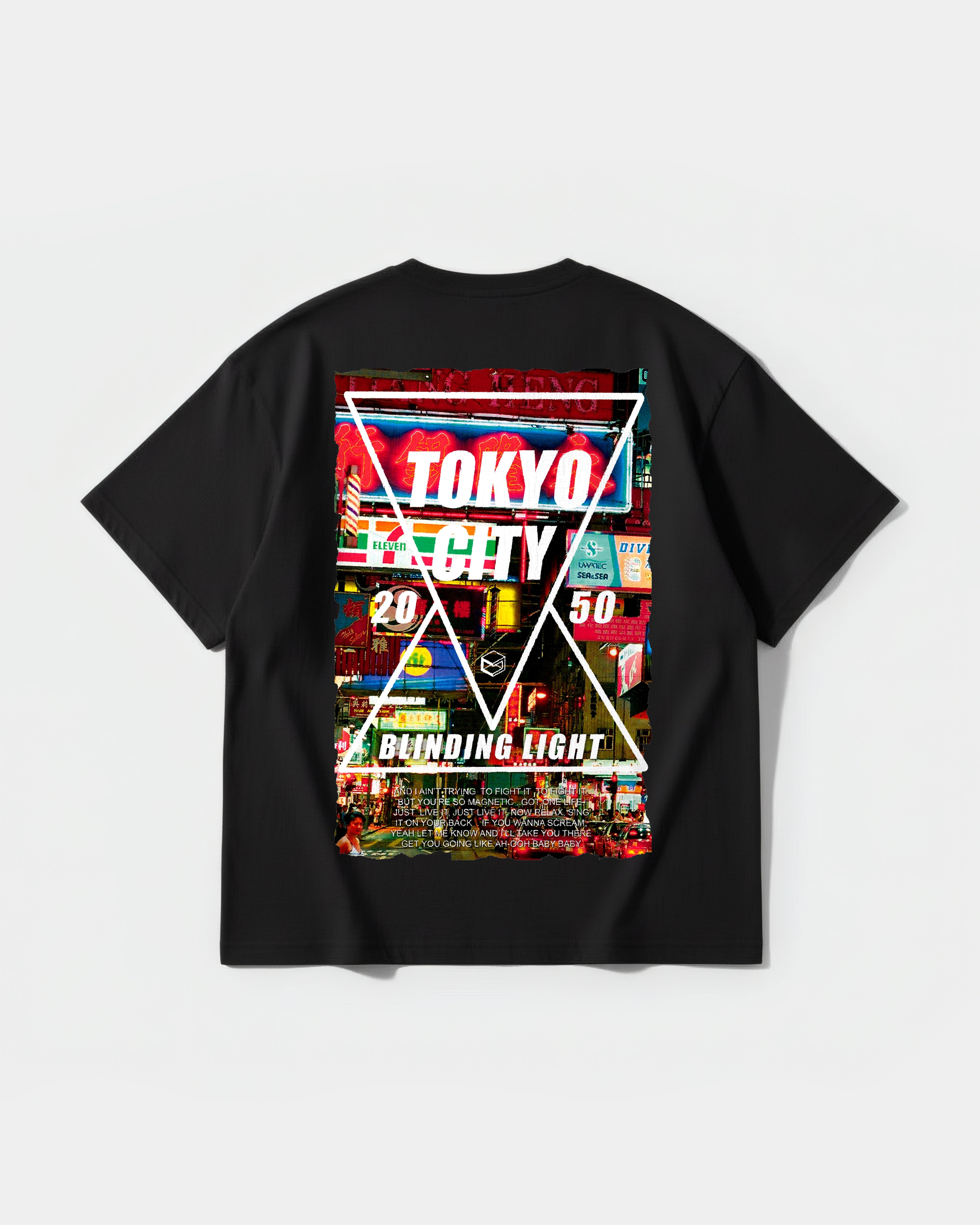 Camiseta Tokyo 2050 Big Back Oversize Basic