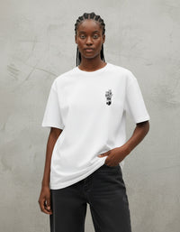 Modelo mide 1,76m y usa talla M