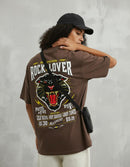 Modelo mide 1,83m y usa talla L