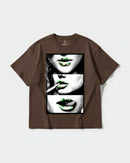 Camiseta Green Kisses Big Front Oversize Basic Marron
