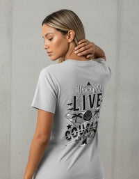 Modelo mide 1,63m y usa talla S