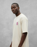 Modelo mide 1,85m y usa talla L