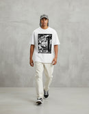 Modelo mide 1,82m y usa talla L