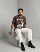 Modelo mide 1,78m y usa talla L