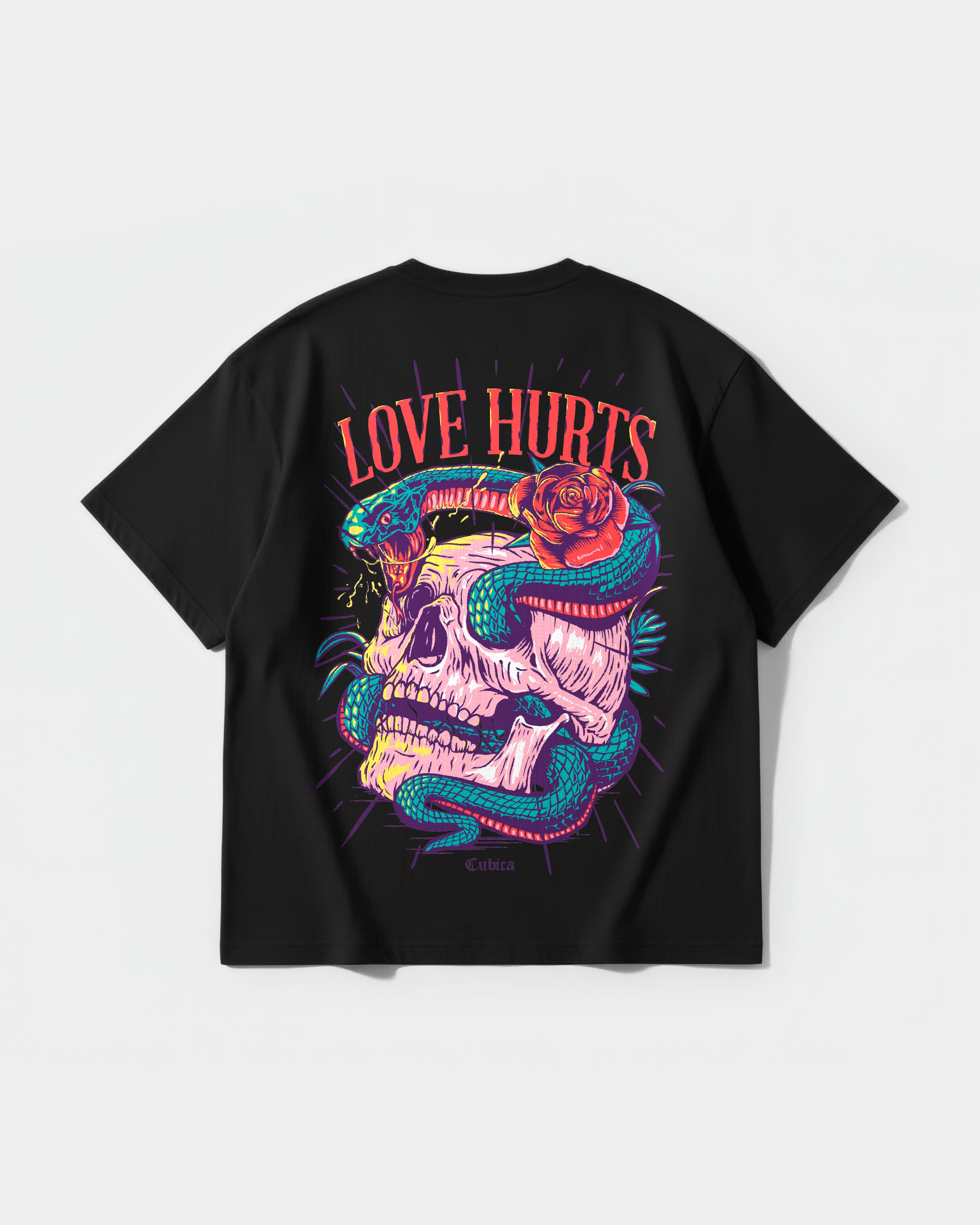 Camiseta Love Hurts Pocket Espalda Oversize