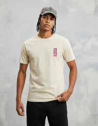Modelo mide 1,82m y usa talla L