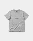 Camiseta Piensa Mas Big Front Regular Basic Gris