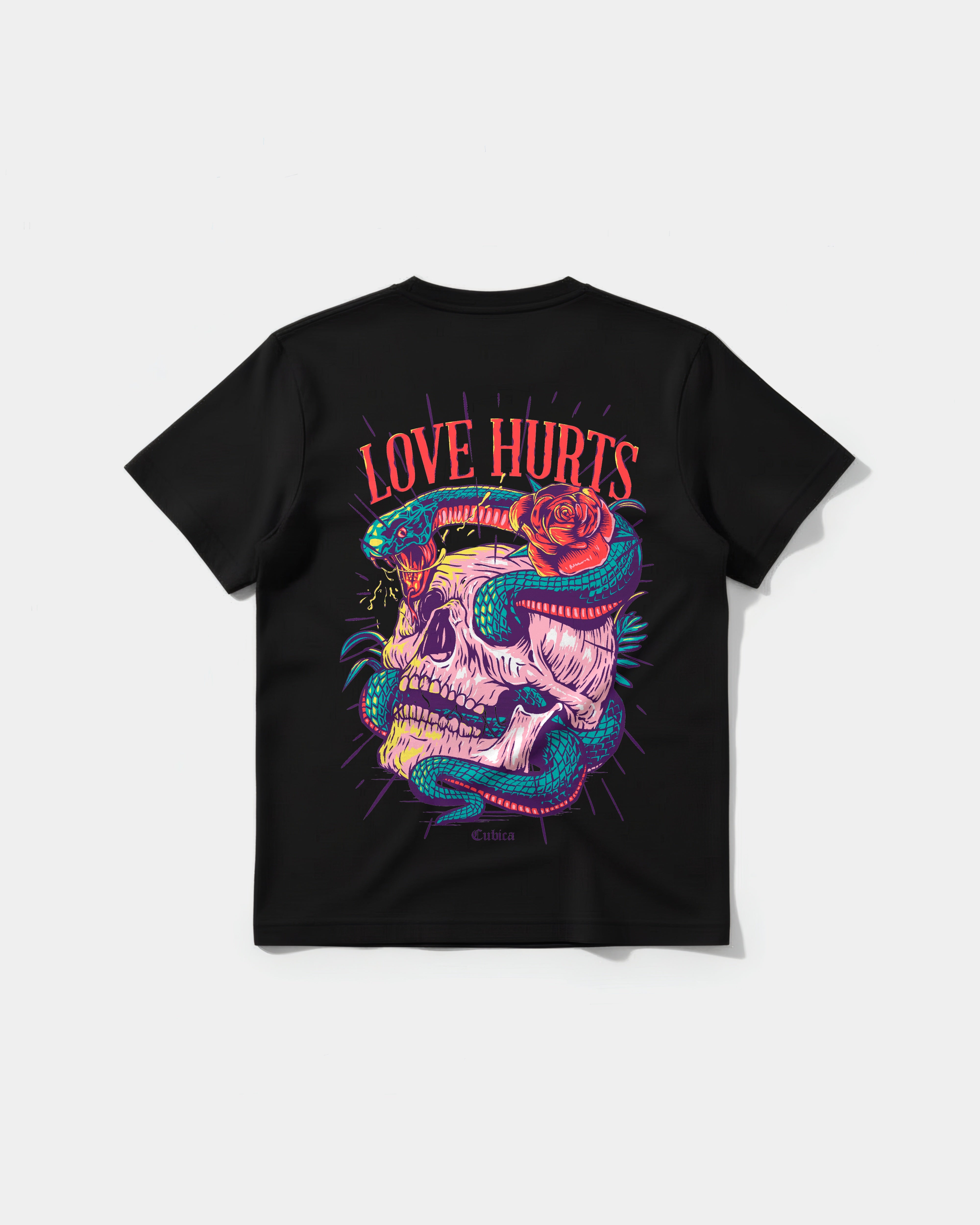 Camiseta Love Hurts Pocket Espalda Regular