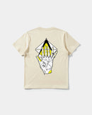 Camiseta Iluminati Hand Big Back Regular Basic Beige