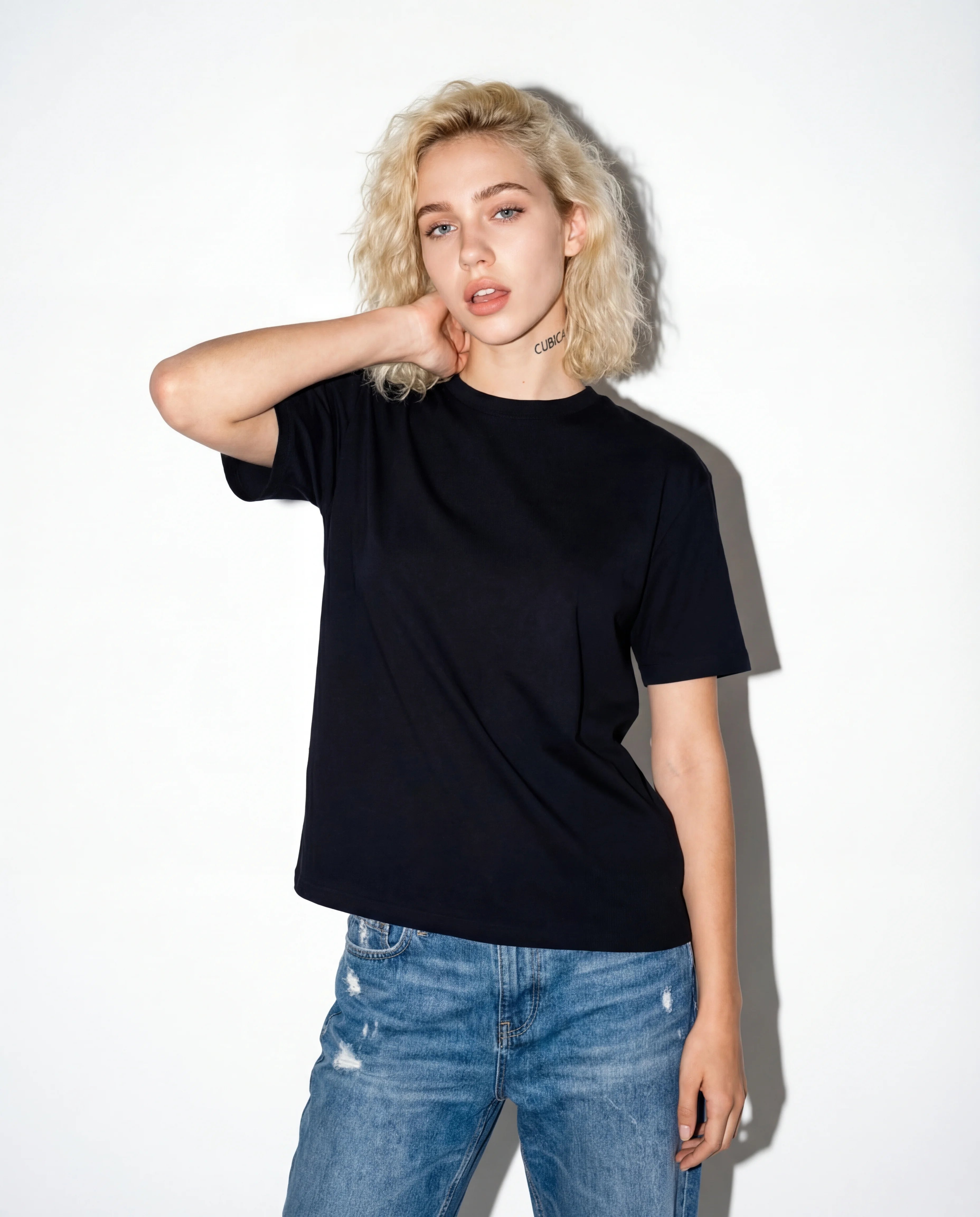 Modelo mide 170cm y usa talla M