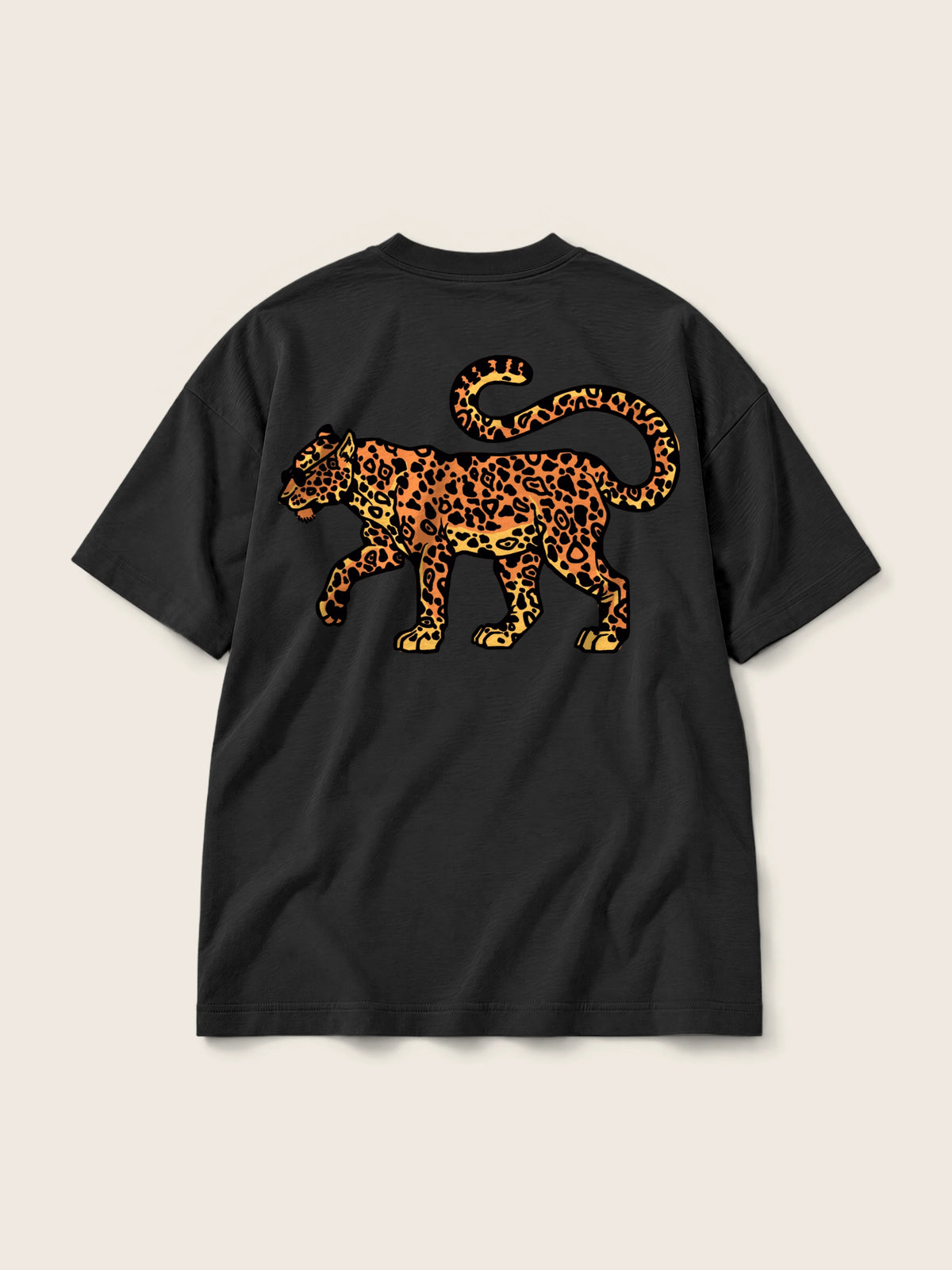Leopardo · Camiseta Semi Oversize 310g — Imagen del producto 3